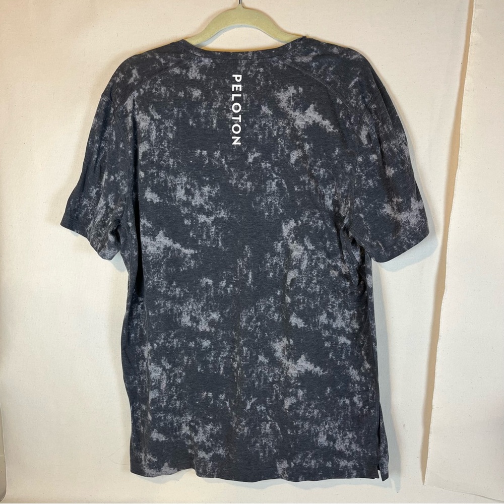 Peloton Gray Men's Shirt L Workout Athletic‎ Cycling Casual Comfy Exercise - Picture 2 of 9